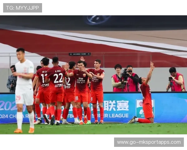 Nisqy中路带动两翼，边路连续拿头