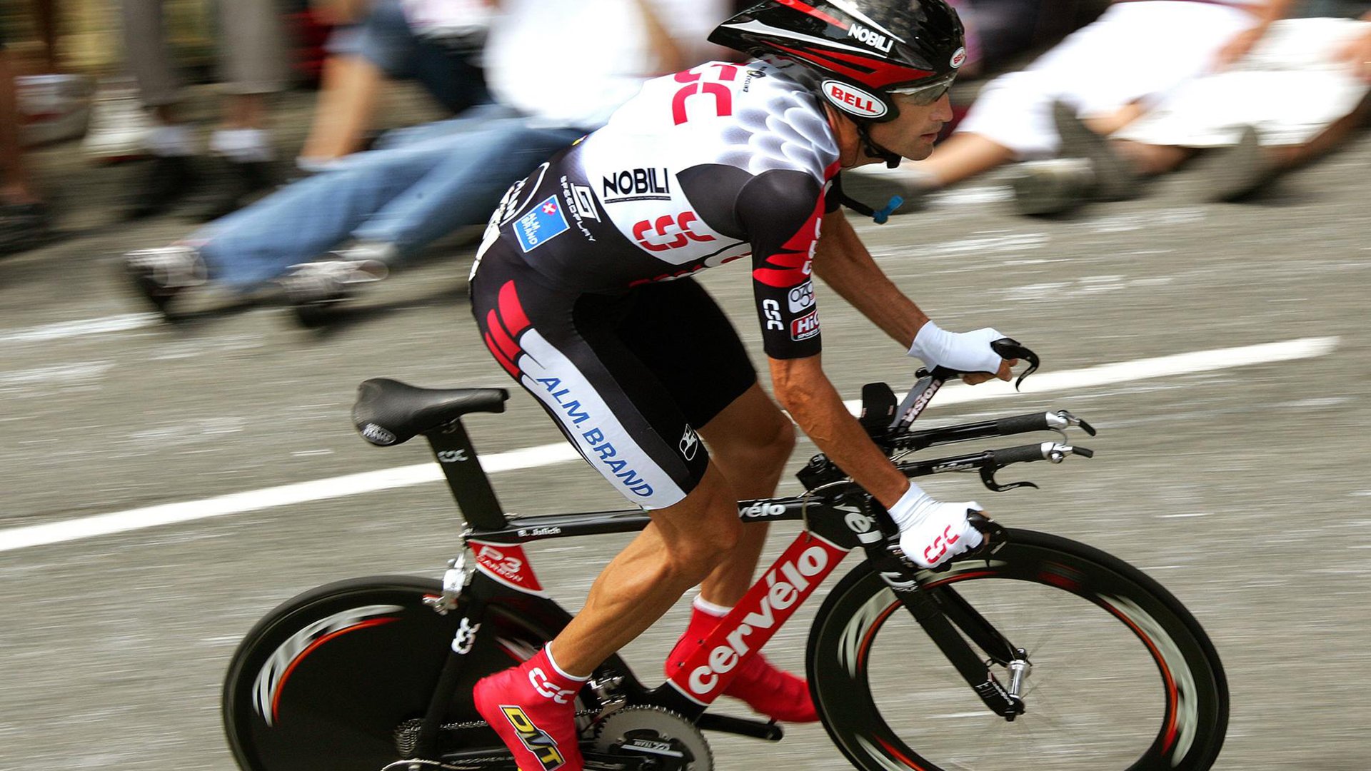 mk体育网址-“武汉马拉松：选手们在赛道上创造历史”